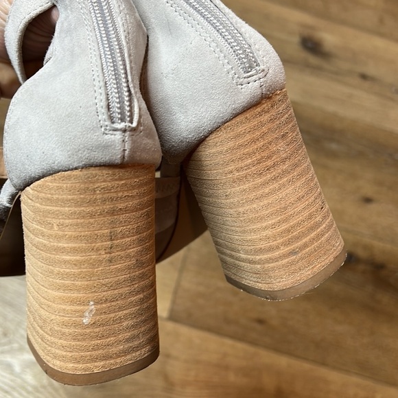 Steve Madden July Light Gray Suede Cage Sandals Size 5.5M - Picture 8 of 9